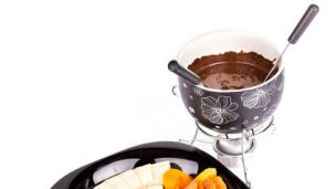 Make Your Valentine Smile with a Delectable (and Healthy!) Dark Chocolate Fondue