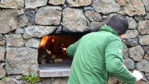 Benefits of Cooking on a Wood Fired Oven
