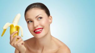 Sleep Better and 7 More Reasons to Eat a Banana Everyday
