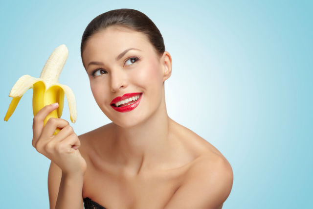 Sleep Better and 7 More Reasons to Eat a Banana Everyday