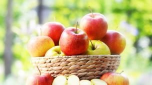 Drop Fat and Boost Brain Power with this Fall Fruit