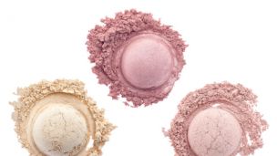 The Pros and Cons of Mineral Makeup