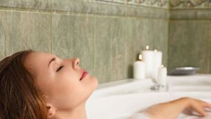 7 Ways To Have A Relaxing Bath