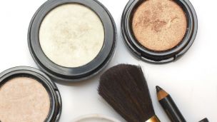 7 Reasons to Buy Organic Makeup