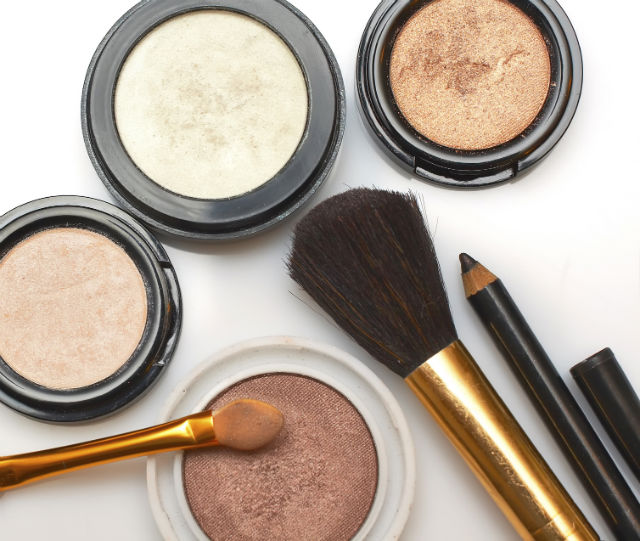 7 Reasons to Buy Organic Makeup