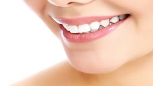 8 Natural Remedies for Tooth and Gum Pain