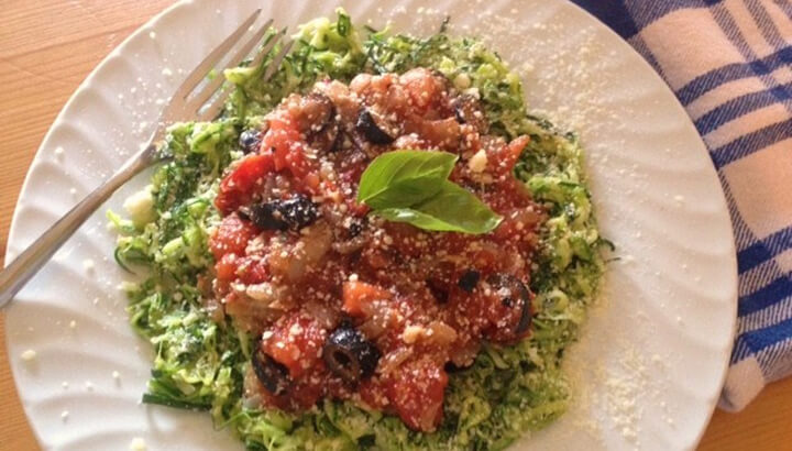 Gluten-Free Healthy Zucchini Pasta Alla Puttanesca