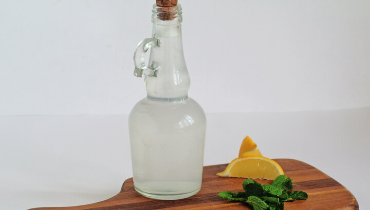 Stay Fresh: Try This Simple, All-Natural Mouthwash