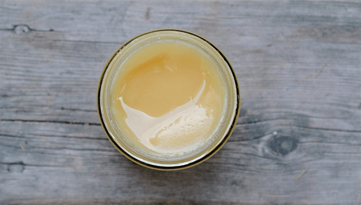 Eliminate Chronic Dandruff With Raw Honey