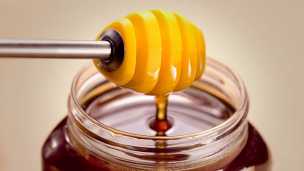 Does Raw Honey Help Heal Wounds?