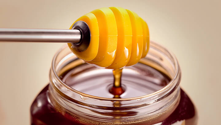 Does Raw Honey Help Heal Wounds?