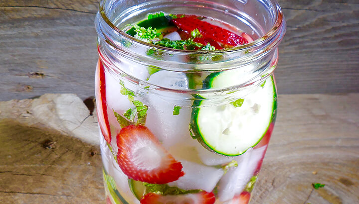 This Simple Fruit Water Recipe Fights Stress