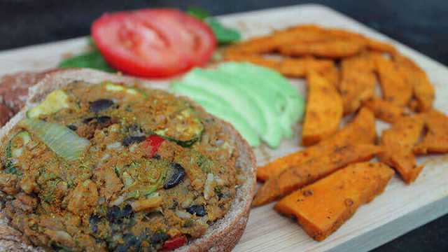 Sweet potato burger and fries to reduce cancer feature photo