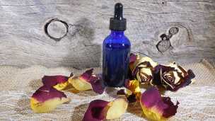 Say Goodbye To Wrinkles With This Anti-Aging Face Serum