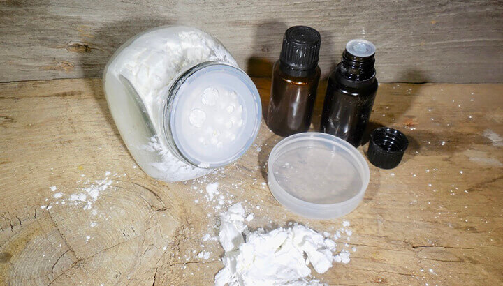 Beat Jock Itch And Athlete’s Foot With This All-Natural Powder