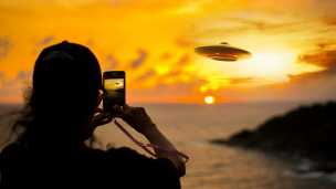 5 Amazing New Alien Encounters Caught On Camera And On Video
