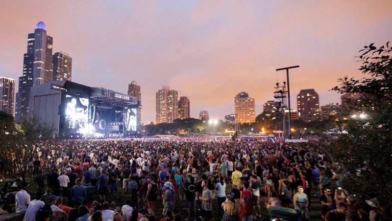 Breaking News: Las Vegas Shooter Booked Hotel Rooms Overlooking Chicago Concert