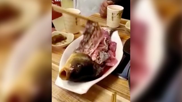 2restaurantdinerseatingliveseafood_featured_960x540