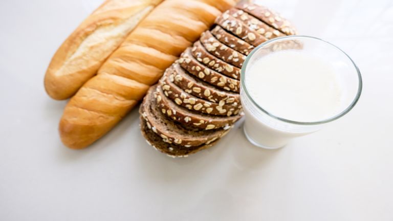 Put Bread and Milk on Your Pubic Region to Remedy This Painful Condition
