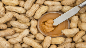 7 Things That Happen When You Eat Peanut Butter