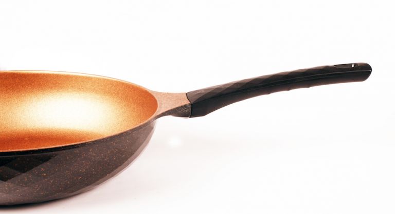 Scientists Reveal the Toxic Connection Between the Size of Your Penis and Your Mother’s Cookware