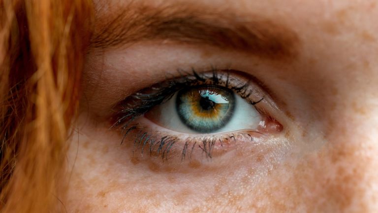 7 Everyday Tricks to Protect Your Eyesight as You Age