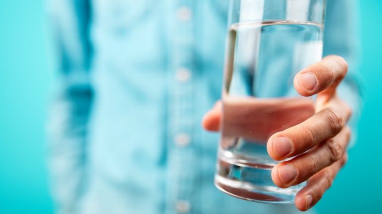 5 Signs You are Drinking Too Much Water