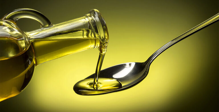 A Spoonful of Olive Oil a Day? Science Says It’s a Brain-Boosting Must!