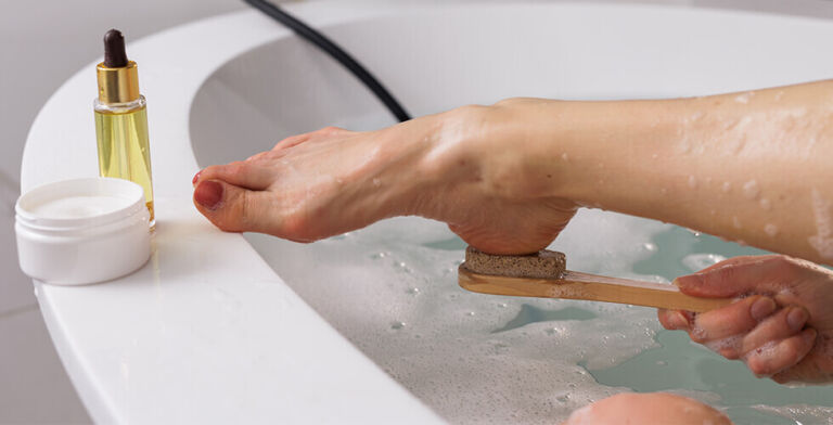 How to Wash Your Feet Properly (and Why It Matters)
