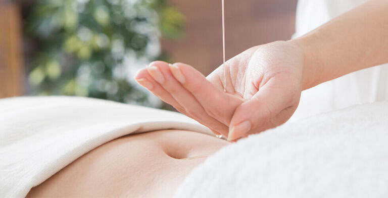 Why You Should Put Castor Oil in Your Belly Button