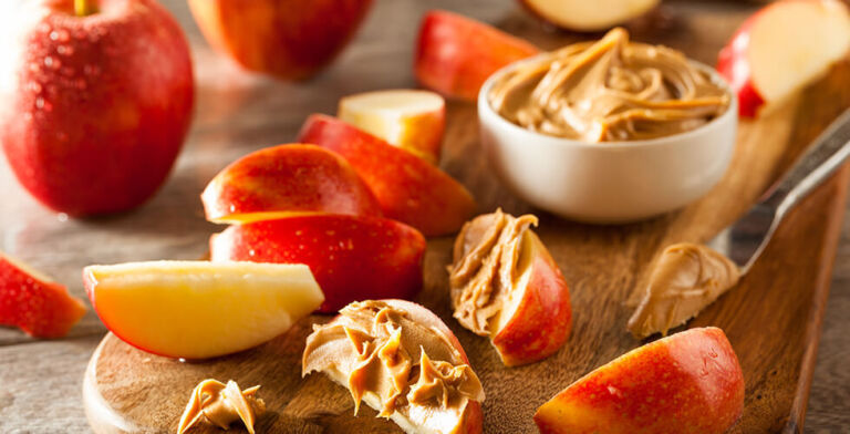 Why You Should Eat an Apple with Peanut Butter Before Bed