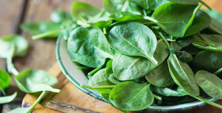 Always Eat This With Spinach – To Get the Best Benefits