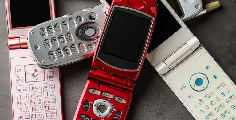 Breaking Up with Your Smartphone? Why “Dumbphones” Are the Hot New Upgrade