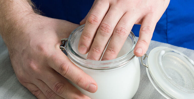 Why Coconut Oil Might Be the Best (Natural) Lube You Haven’t Tried Yet