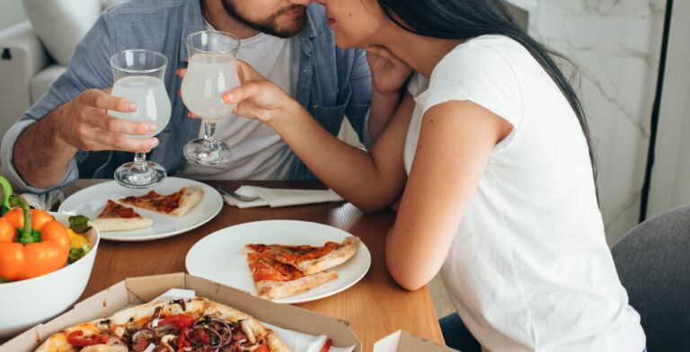 Can I Kiss You After Pizza?” New Study Says Yes (With One Simple Trick)