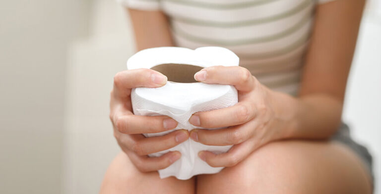 Can’t Poop? These 5 Drinks Can Help (no coffee needed)